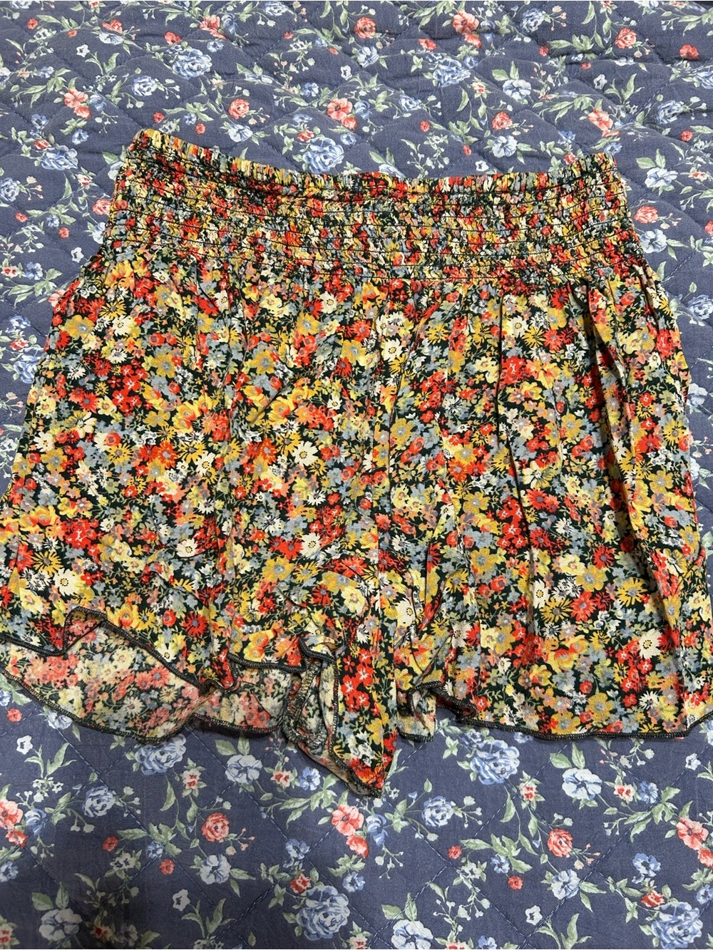Floral Elastic-Waist Women’s Shorts - Multicolor